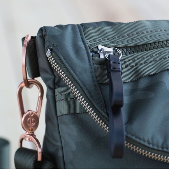 Lululemon Festival Bag *Polyester Savasana Camo - Picture 5 of 9
